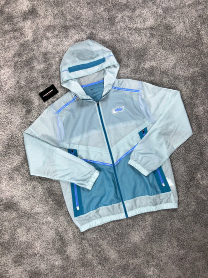 Nike Windrunner jacket wildrun Ice Blue